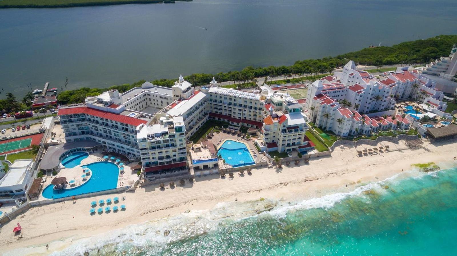 “Magic Sunrise At Cancun” Exterior foto